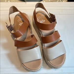 Dr. Scholl's Tan and Cream Espadrilles with Wide Strap Design